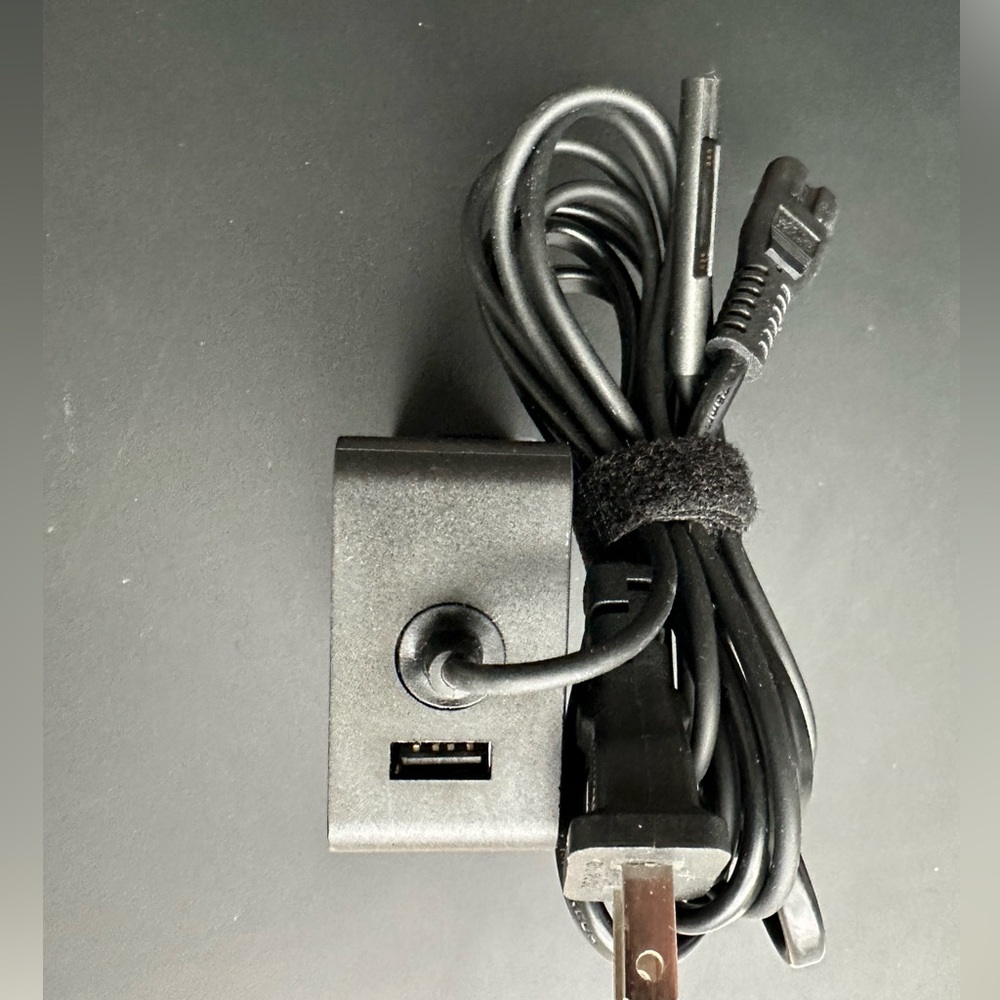 Surface Pro replacement AC Adapter - Picture 2 of 5